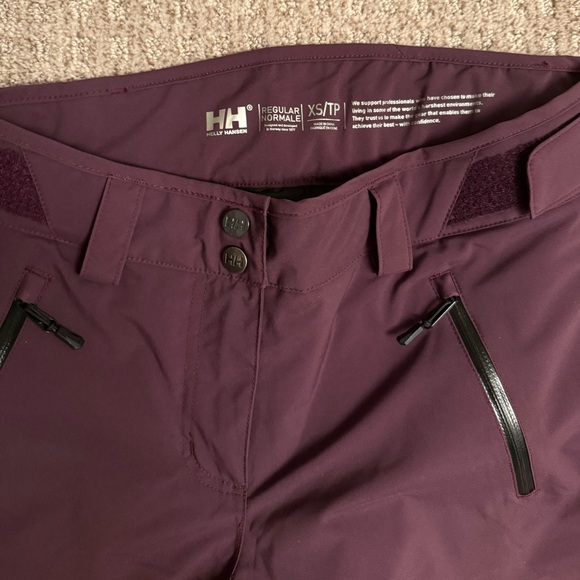 Helly Hansen Legendary Insulated Ski Snow Pants - XS in Dark Purple Amethyst. - Picture 4 of 6